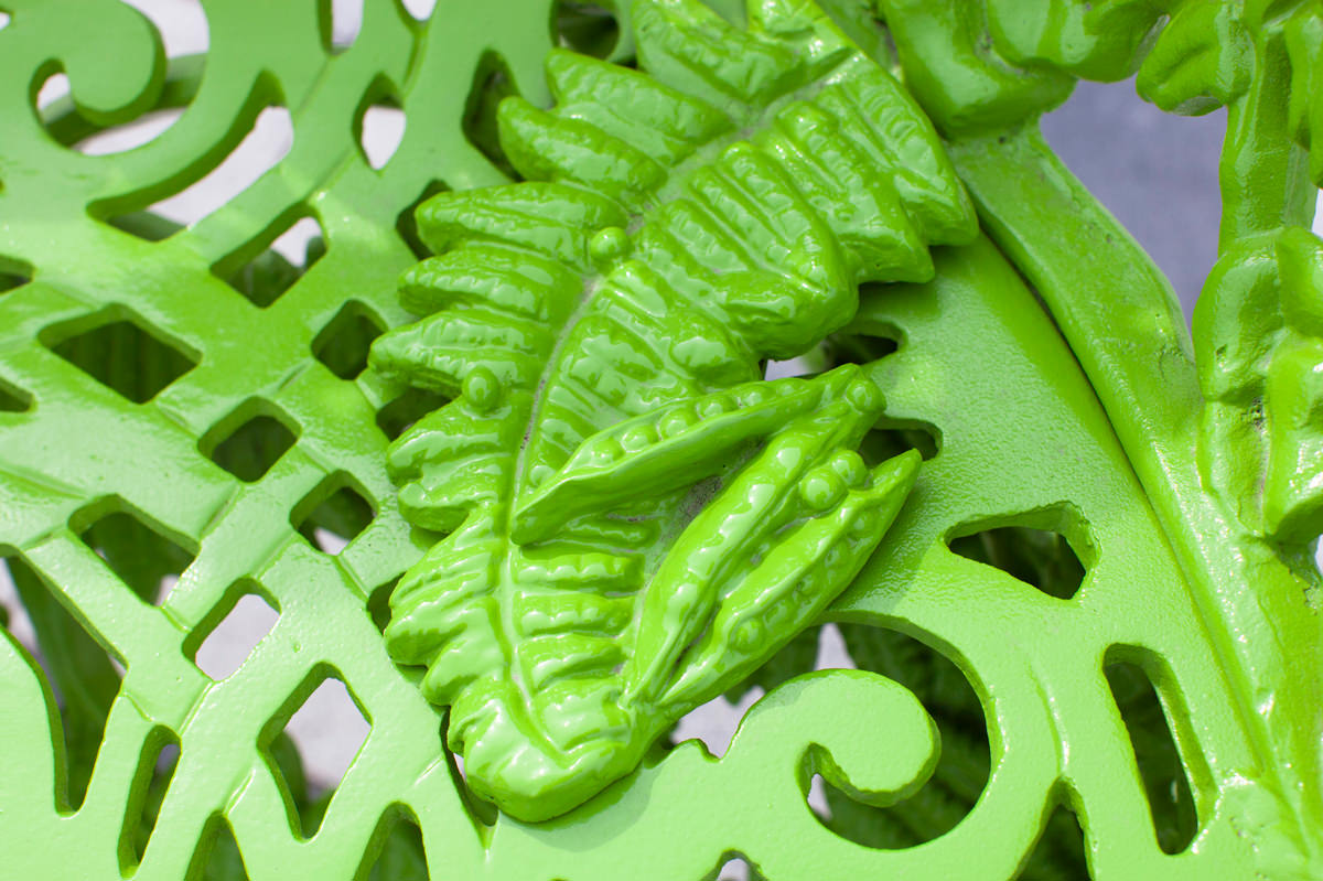 detail: peas in pods